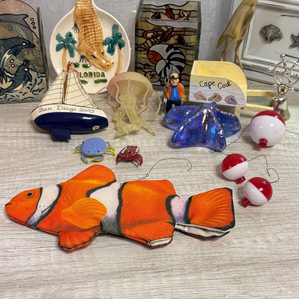 Assorted Nautical Decor Collection - Picture 5 of 7